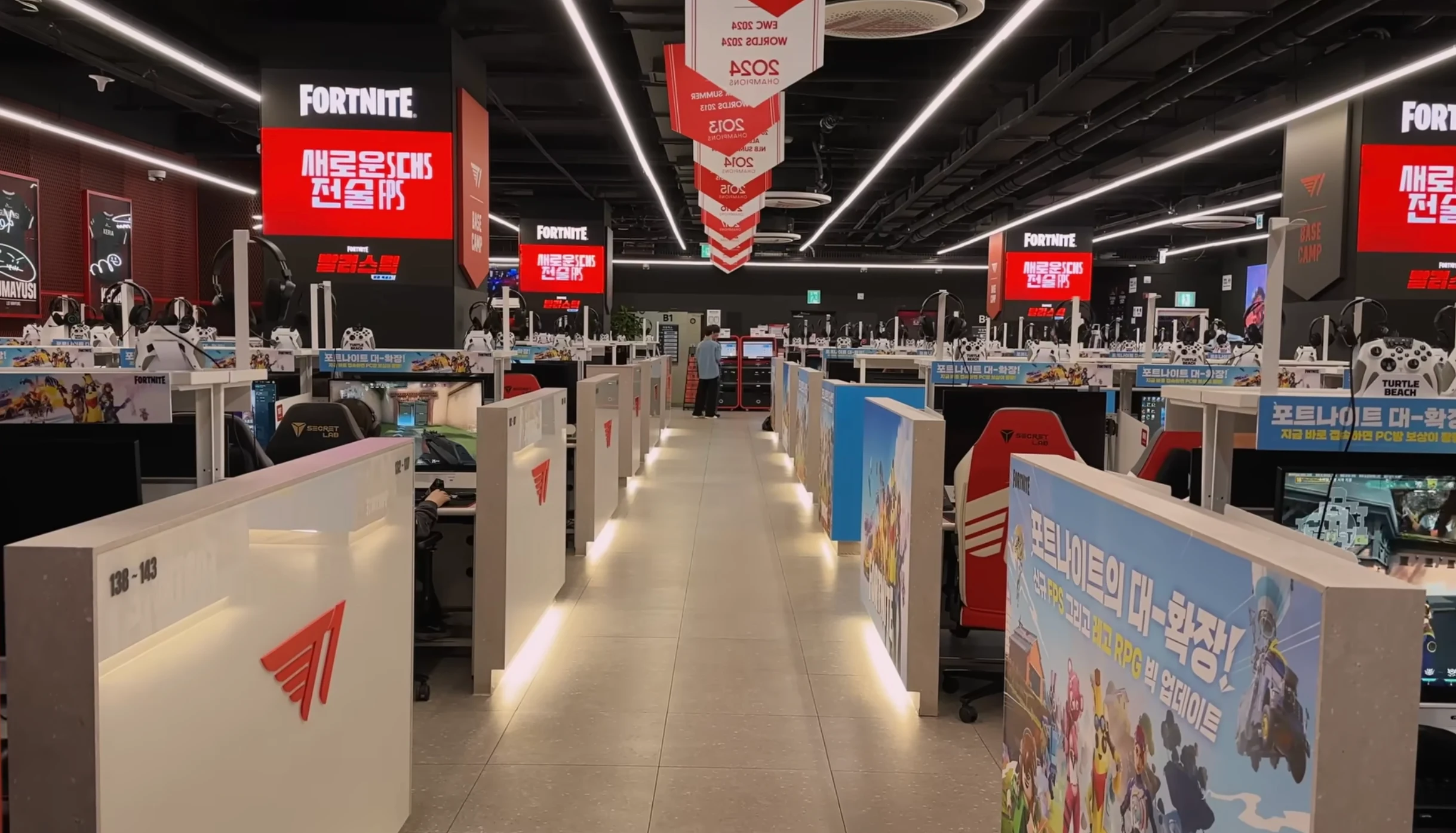 24 Hours in a Korean PC Bang (Food Only)